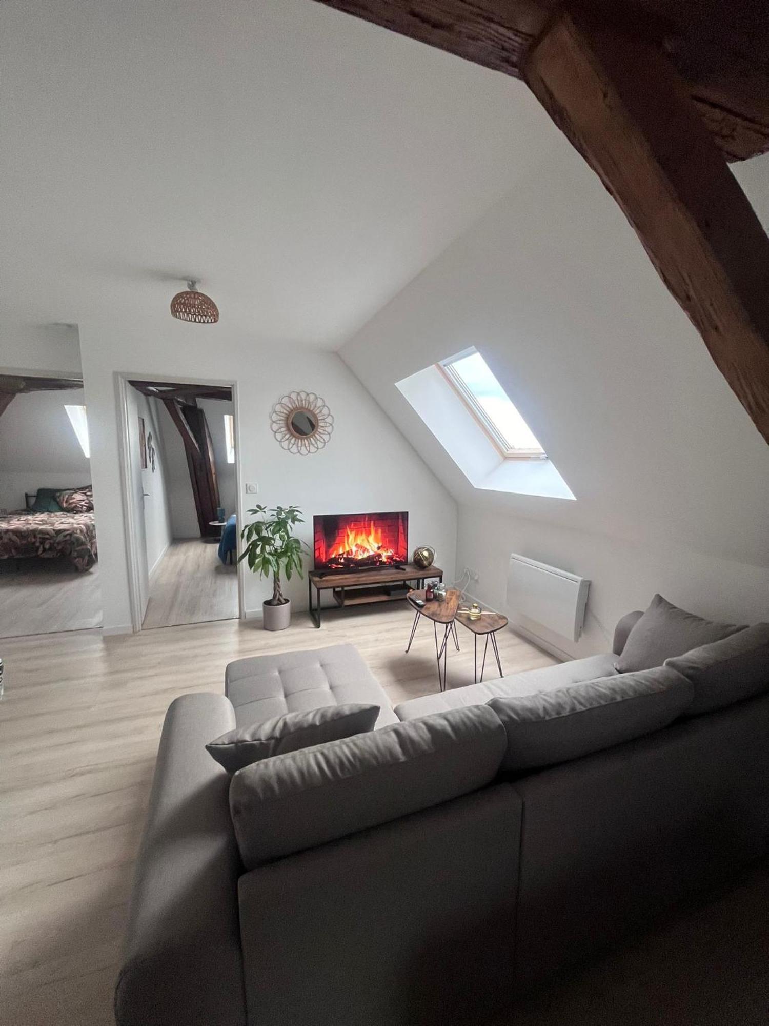 Apartamento L'evasion Urbaine - Parking Gratuit - Entree Autonome - Wifi Châtellerault
